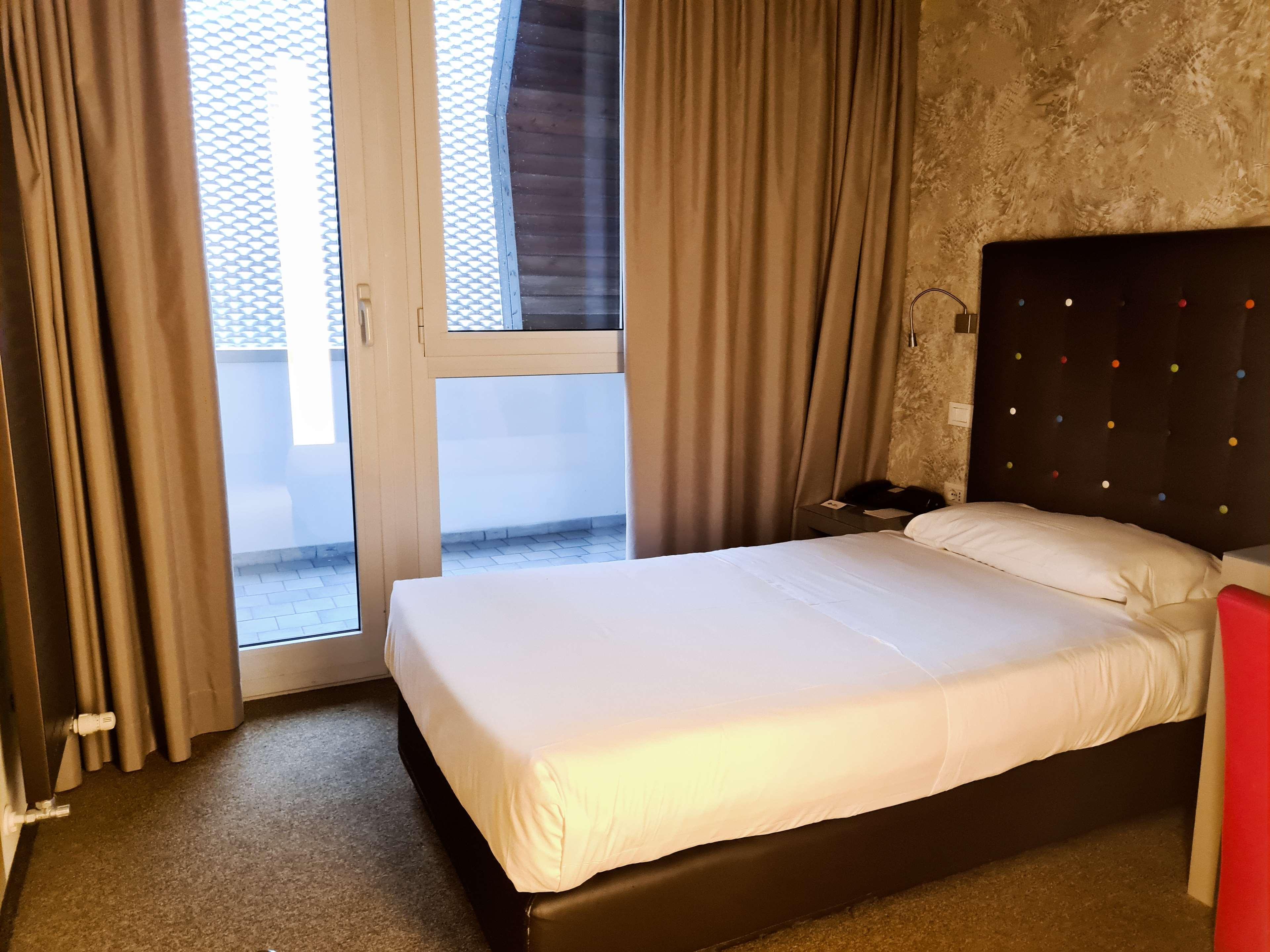 Western Continental Hotel