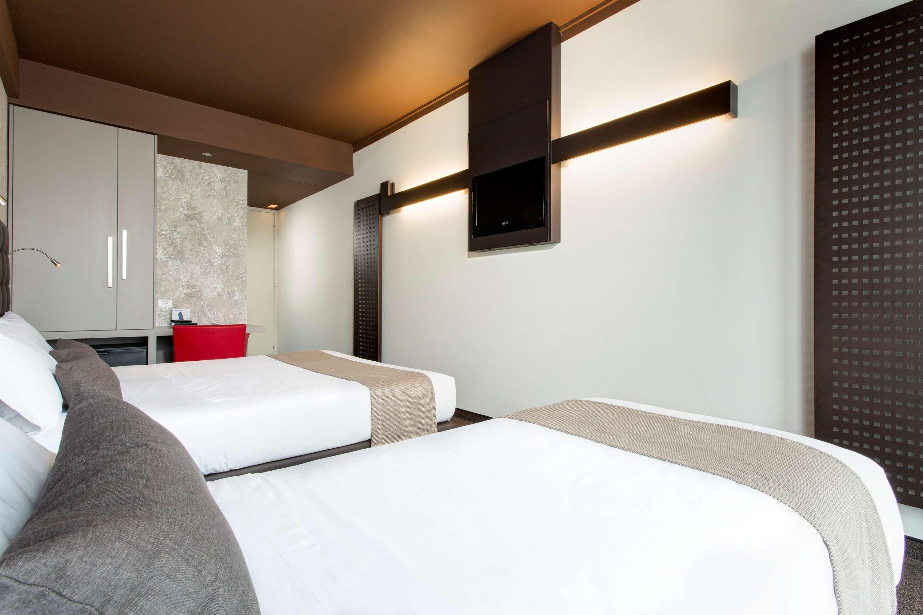Western Continental Hotel 4*